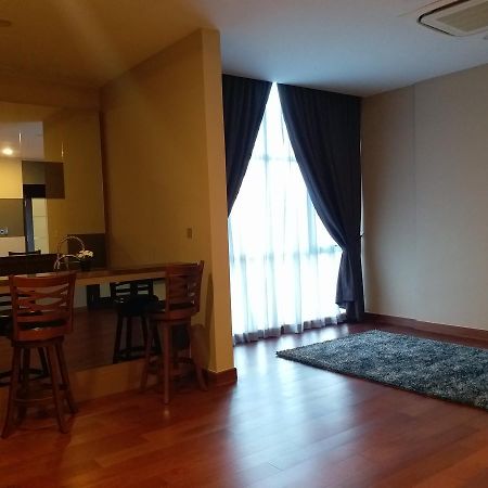 Jb City Paragon Serviced Apartment Johor Bahru Bagian luar foto