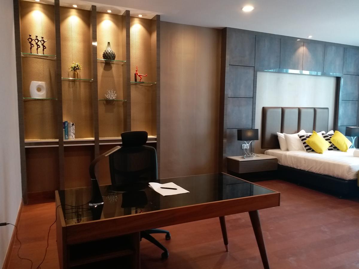 Jb City Paragon Serviced Apartment Johor Bahru Bagian luar foto