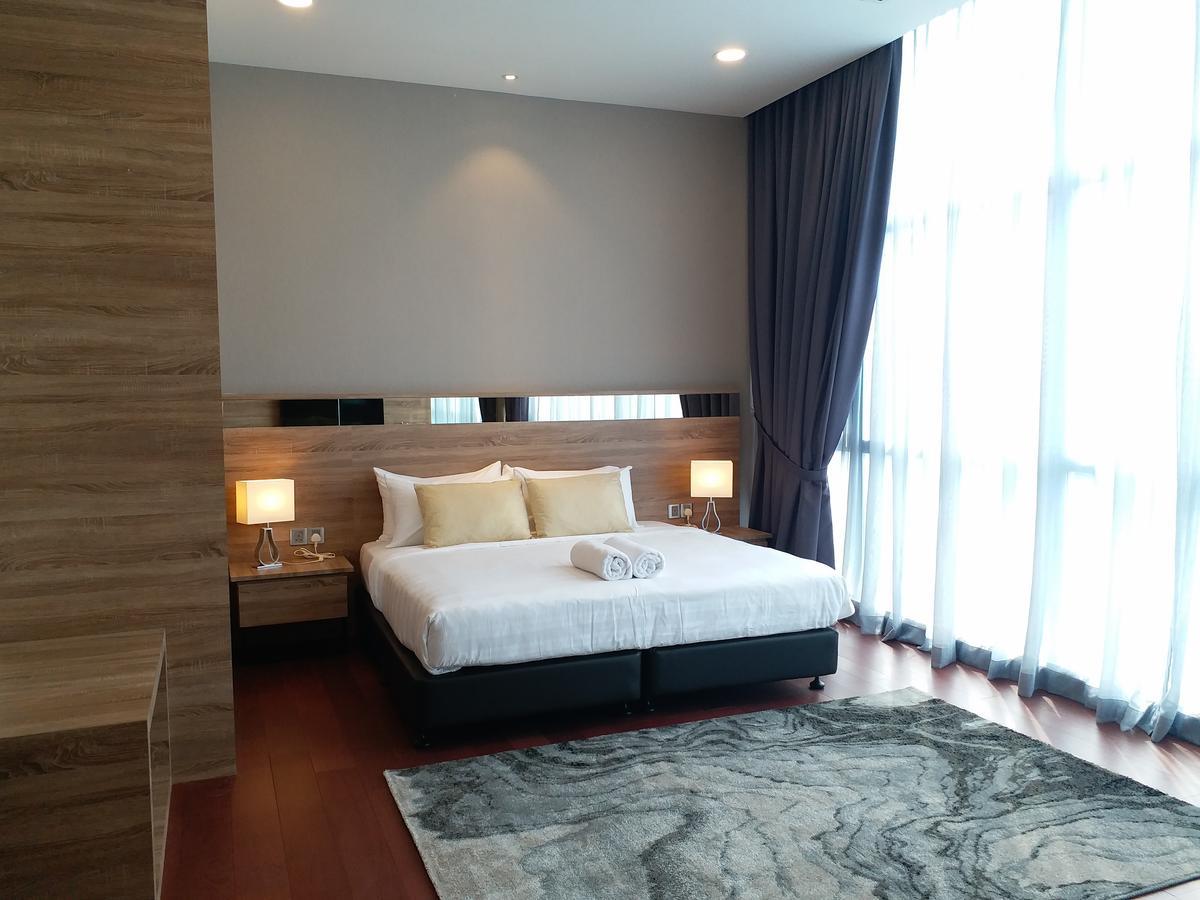 Jb City Paragon Serviced Apartment Johor Bahru Bagian luar foto