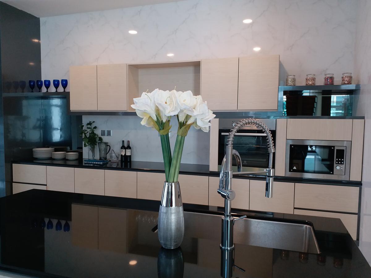 Jb City Paragon Serviced Apartment Johor Bahru Bagian luar foto